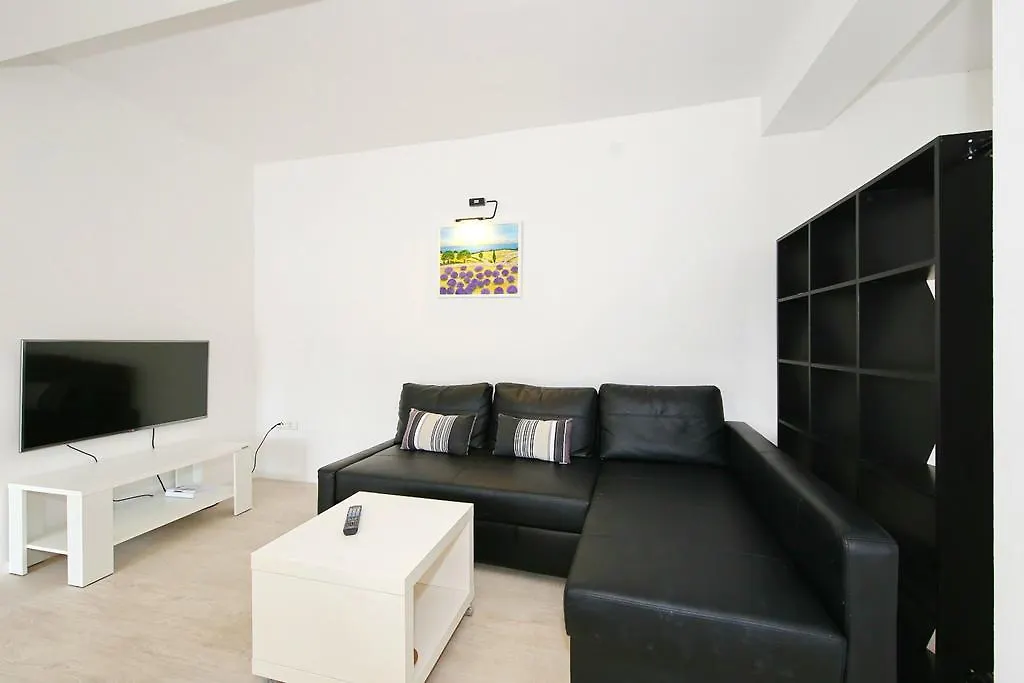 Apartments Matkovic Sveti Filip i Jakov 0*,