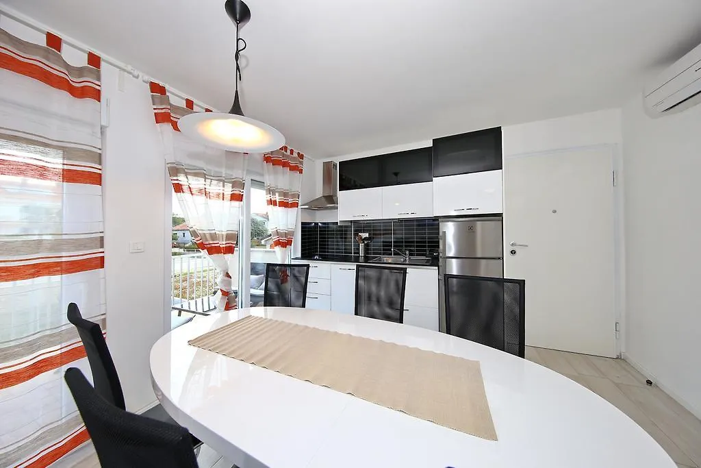 Apartments Matkovic Sveti Filip i Jakov 0*,