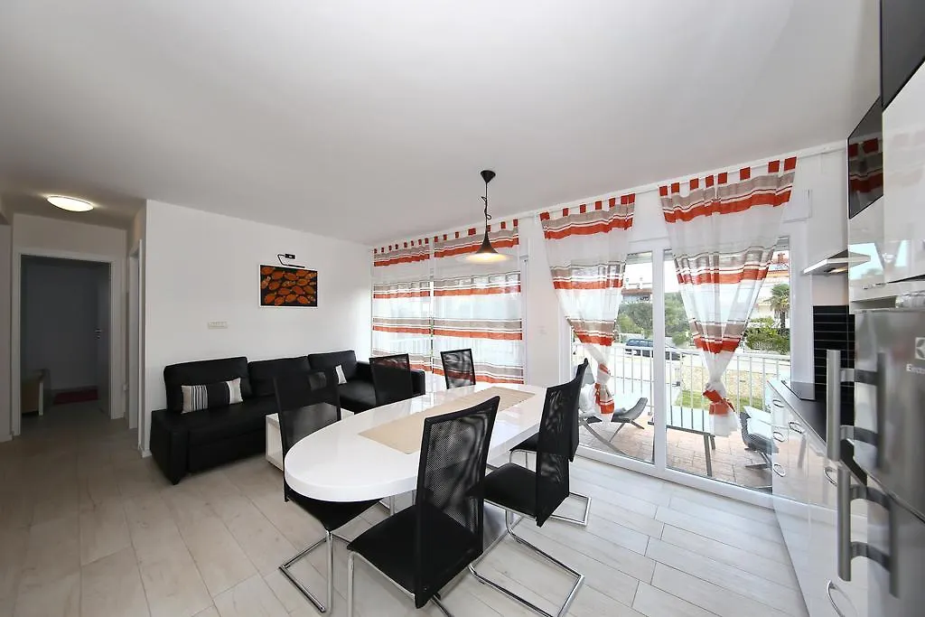 Apartments Matkovic Sveti Filip i Jakov 0*,